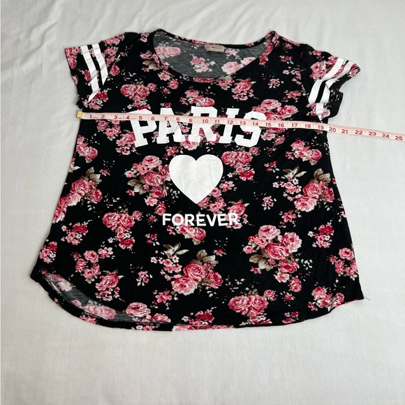 Free Kisses Top Womens Size XL Black Pink Floral Paris Short Sleeve T-shirt - Picture 4 of 4